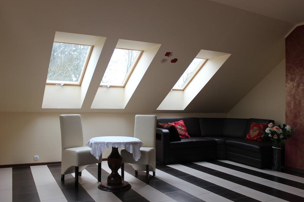 Pensjonat Agroturystyczny Pod Modrzewiem Bed and Breakfast Florczaki Δωμάτιο φωτογραφία