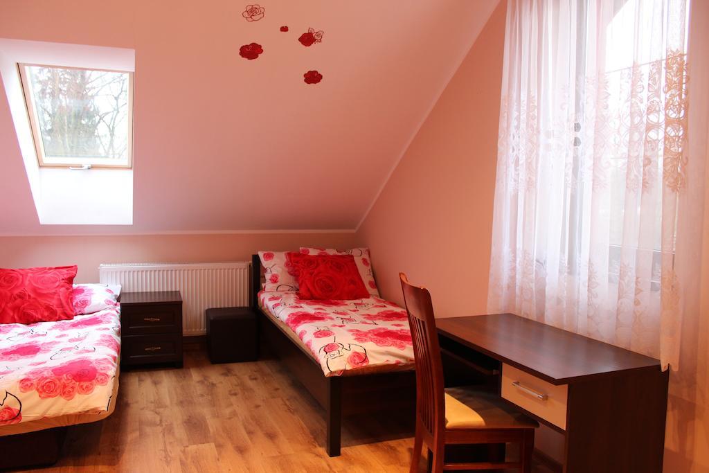 Pensjonat Agroturystyczny Pod Modrzewiem Bed and Breakfast Florczaki Δωμάτιο φωτογραφία